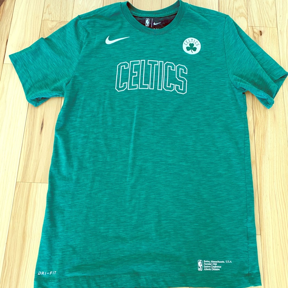 Men’s Nike Dri-fit Celtics T shirt, medium